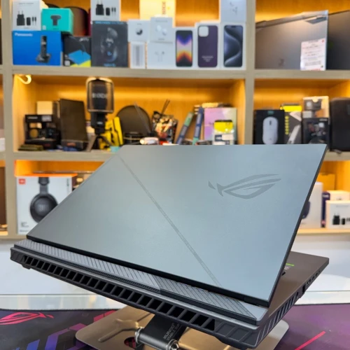 ASUS ROG STRIX G16 I9 13980HX NVIDIA RTX 4070 32GB RAM 1TB SSD 