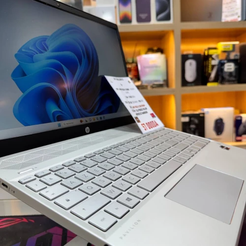 HP PAVILLION 15 AMD RYZEN 5 2500U AMD RADEON GRAPHIQUE VEGA 8 8GB RAM 128GB SSD +1TB HDD 