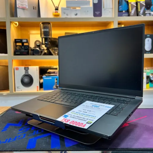 INTEL NUC 9 EXTREME I7 9750H NVIDIA RTX 2070 8GB VRAM 16GB RAM 512GB SSD 