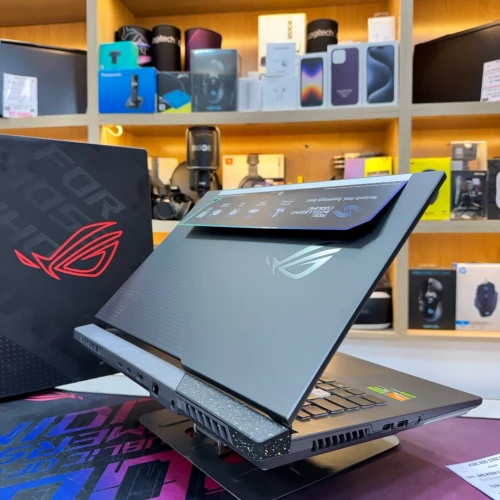 ASUS ROG STRIX G17 AMD RYZEN 9 7940HX NVIDIA RTX 4060 32GB RAM 1000 GB SSD 