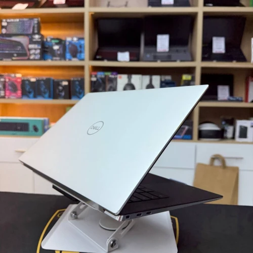 DELL XPS 15 I5 10300H 8GB RAM 512GB SSD ETAT 10/10