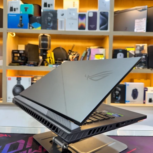 ASUS ROG STRIX G16 I9 13980HX NVIDIA RTX 4070 32GB RAM 1TB SSD 