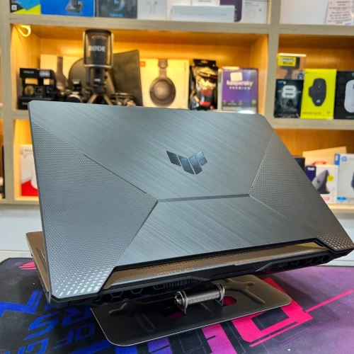 ASUS TUF GAMING A15 AMD RYZEN 7 5800H NVIDIA RTX 3070 16GB RAM 512GB SSD 