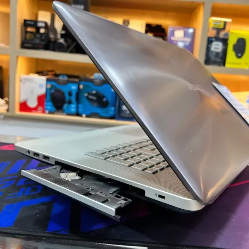 ASUS VIVOBOOK PRO 17 I7 6700HQ NVIDIA GTX 950 16GB RAM 128GB SSD +1TB HDD