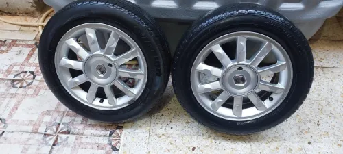 4 jantte alliage renault avec des pneus