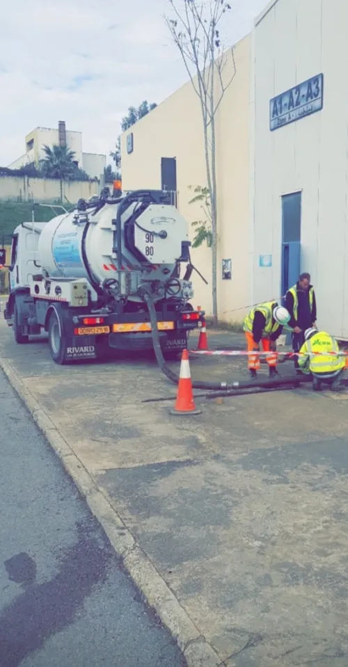 Debouchage de canalisation et curage de conduite 