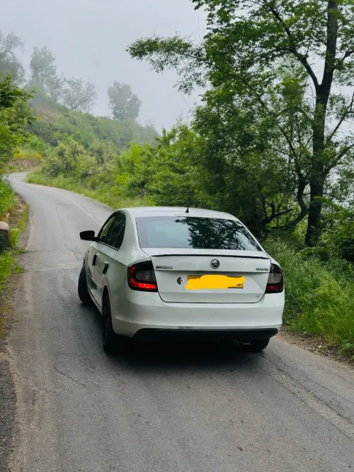 Skoda Rapid 2015 Edition