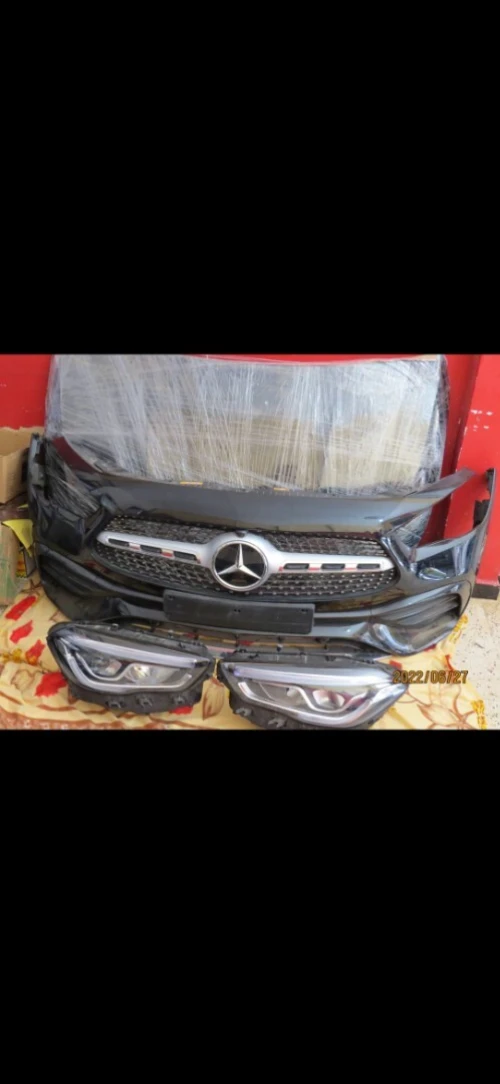 2 phares et capo GLA Mercedes nouvelles