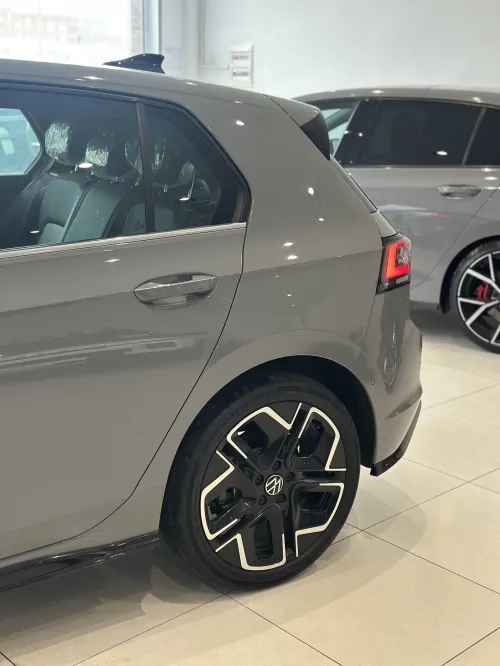 Volkswagen Golf 8 2025 R-Line