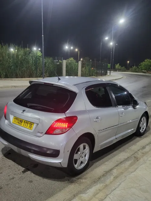 Peugeot 207 2011 ...