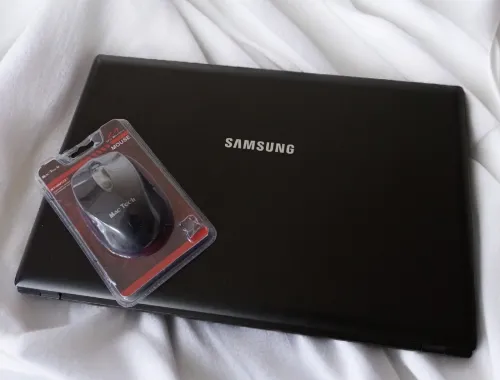 Samsung R719 17.3" intel 4go 120ssd+500hdd