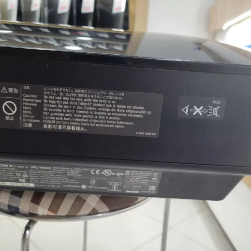 DATASHOW SONY HW65