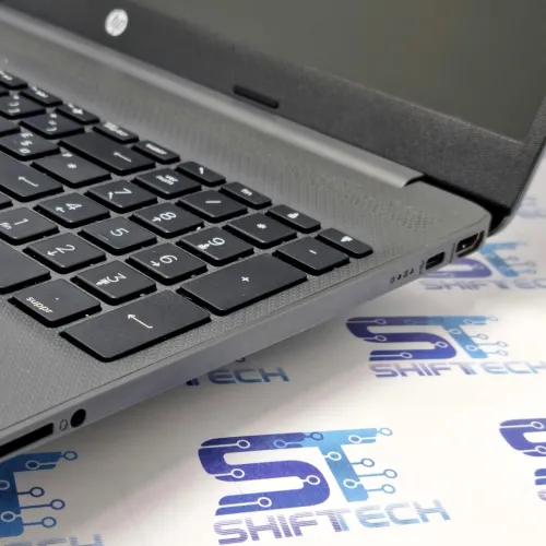 HP Laptop 15s AMD 3020e 8G 256 SSD AMD Graphics 2G 15.6"