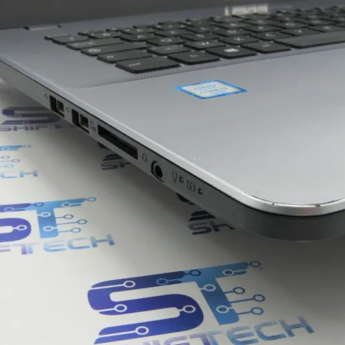 Asus Vivobook 17 i3 6006U 4GB 256 SSD 17 Pouce