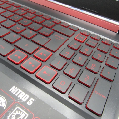 Acer Nitro 5 i5 8Th 8G 512 SSD GTX 1050 3G