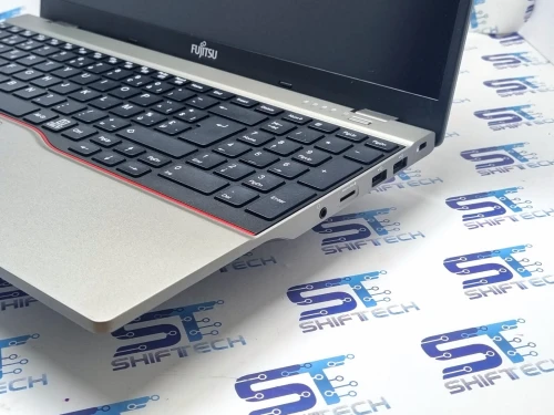 Fujitsu Lifebook  U7512 i5 1235U 16G 256SSD 15.6" FHD