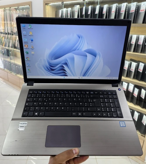 TERRA MOBILE 1749S i5 6300HQ 8G 256 SSD 17.3" HD+
