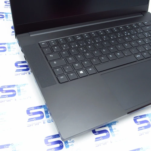Razer Blade 15 i7 11800H 16G 512 SSD RTX 3070 8G 15.6" Full HD 144Hz