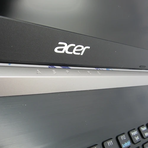 Acer Aspire 5 17.3" i3 8Th 4G 256SSD FHD