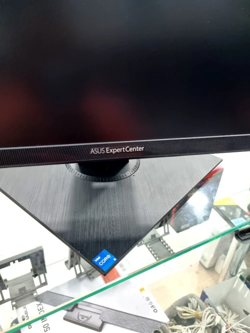 Asus AIO ExpertCentre i5 11500B 8G 512 SSD 24" Ful HD