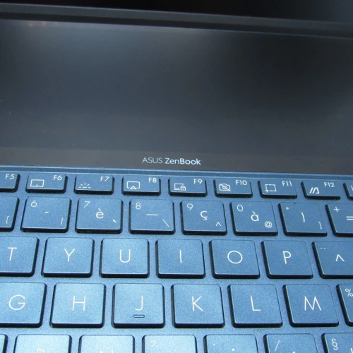 Asus ZenBook Duo i5 10210U 8G 512 SSD 14" Full HD 