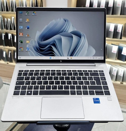 HP EliteBook 640 G9 i5 1245U 16G 256 SSD 14" FHD