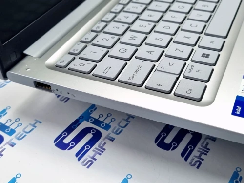 ASUS VivoBook 15 F1504Z i7 1255U 16G 1TB SSD 15.6" Full HD