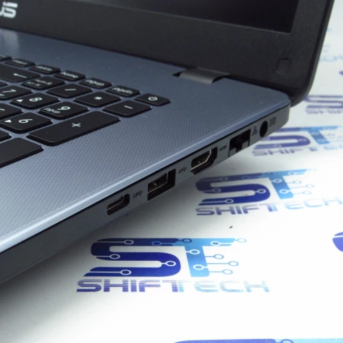 Asus Vivobook i3 6006U 8GB 128 SSD + 1T HDD 17" Nvidia 920MX 2G Full HD 