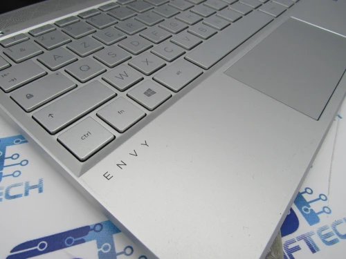  HP Envy LapTop 13.3" i5 8Th 8G 256 SSD Full HD  