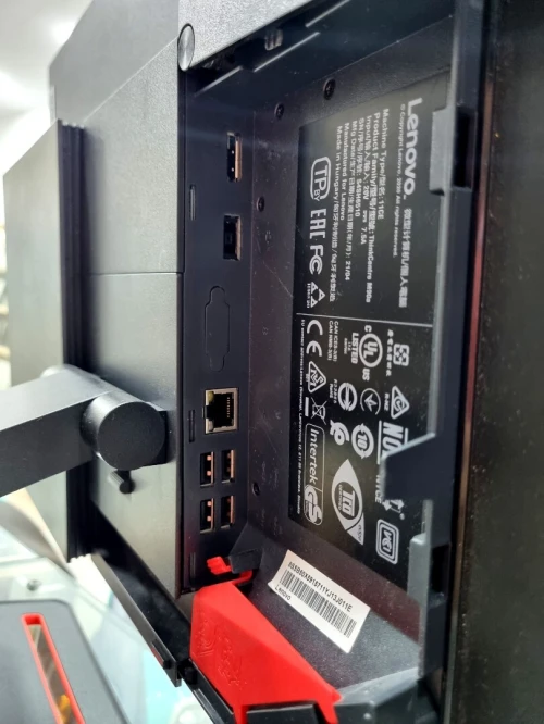 Lenovo AIO ThinkCentre i3 10100 8G 256 SSD 24" Full HD