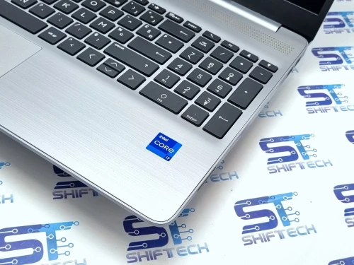 HP 250 G8 i7 1165G7 16G 512 SSD 15.6" Full HD 