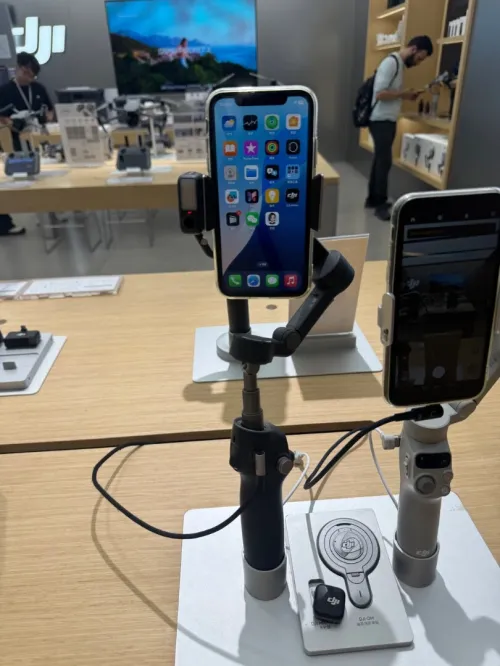 DJI Osmo Mobile 8 Stabilisateur Smartphone