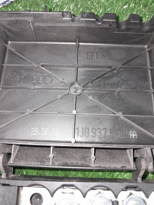 Boîte à fusibles de batterie vw golf 4