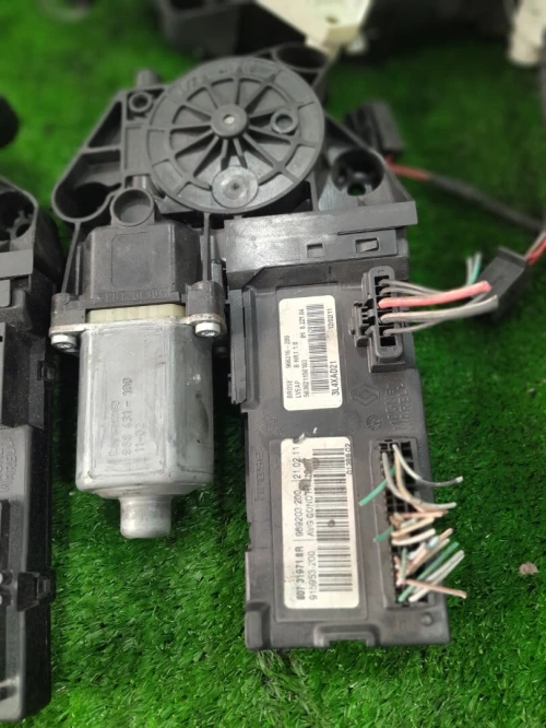 Vente en gros moteur lève vitre vw audi renault peugeot CITROEN ford