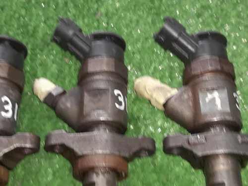 Les injecteurs bosch 1-6 HDI 207 308