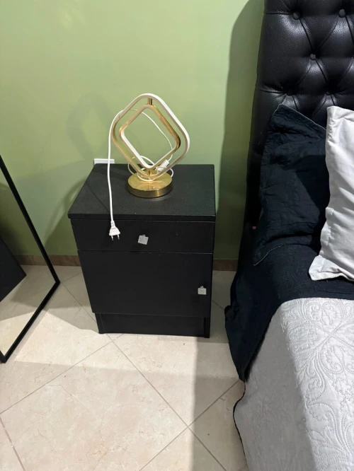 Lit 1 place et demie 140 cm avec matelas + 2 tables de chevet