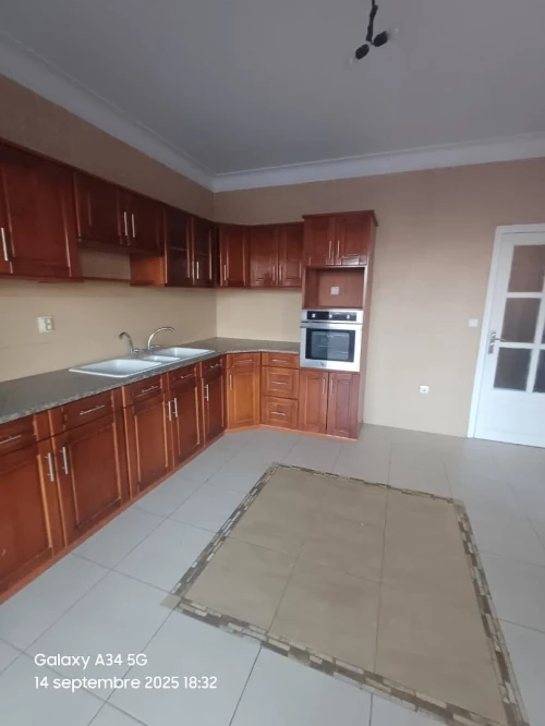 Location Appartement Niveau de villa F6 Alger Birkhadem