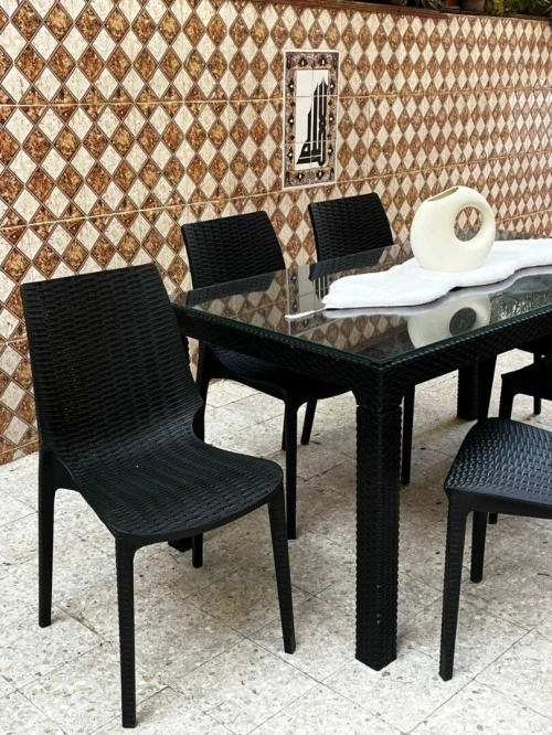 Table de jardin en plastique