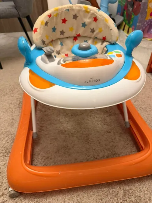 Lit bébé + Siège auto + Trotteur à vendre
