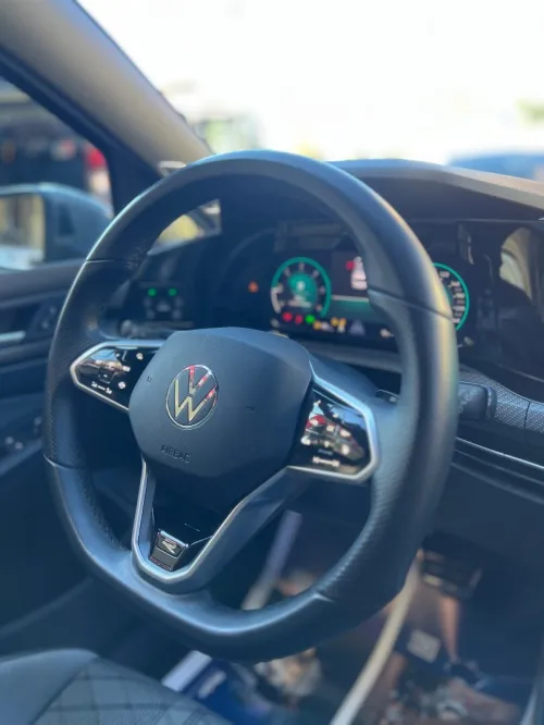 Volkswagen Golf 8 2024 R-Line