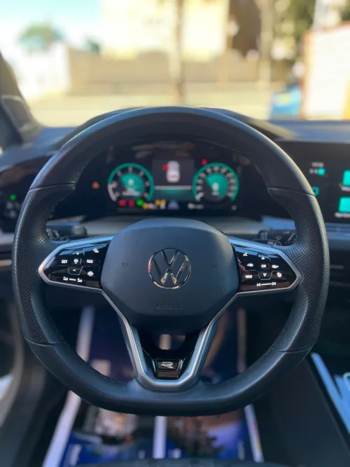Volkswagen Golf 8 2024 R-Line