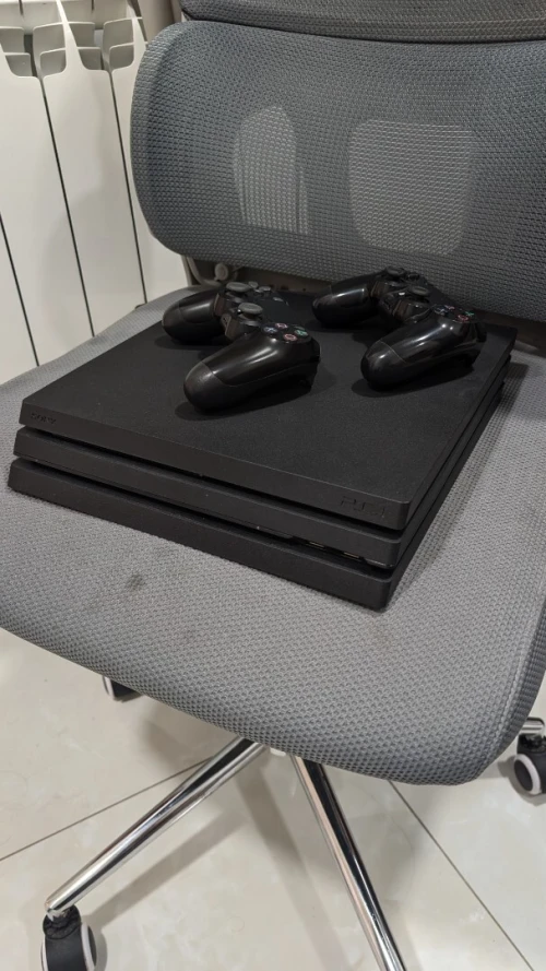 PS4 pro 1tb + manette gratuit original!