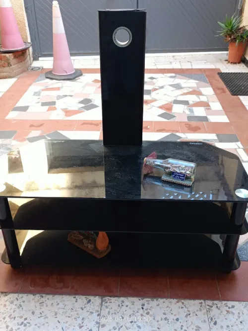 DEUX TABLES TV