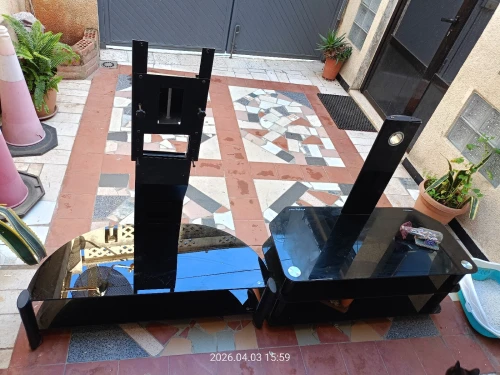 DEUX TABLES TV
