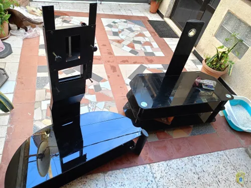 DEUX TABLES TV