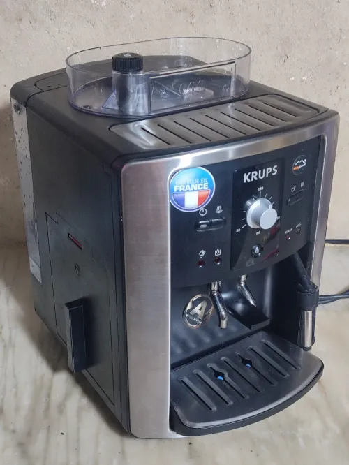 Cafetière automatique français Krups