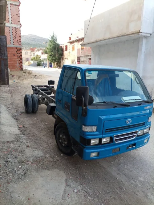 DAIHATSU  DELTA DELTA  Plateau 