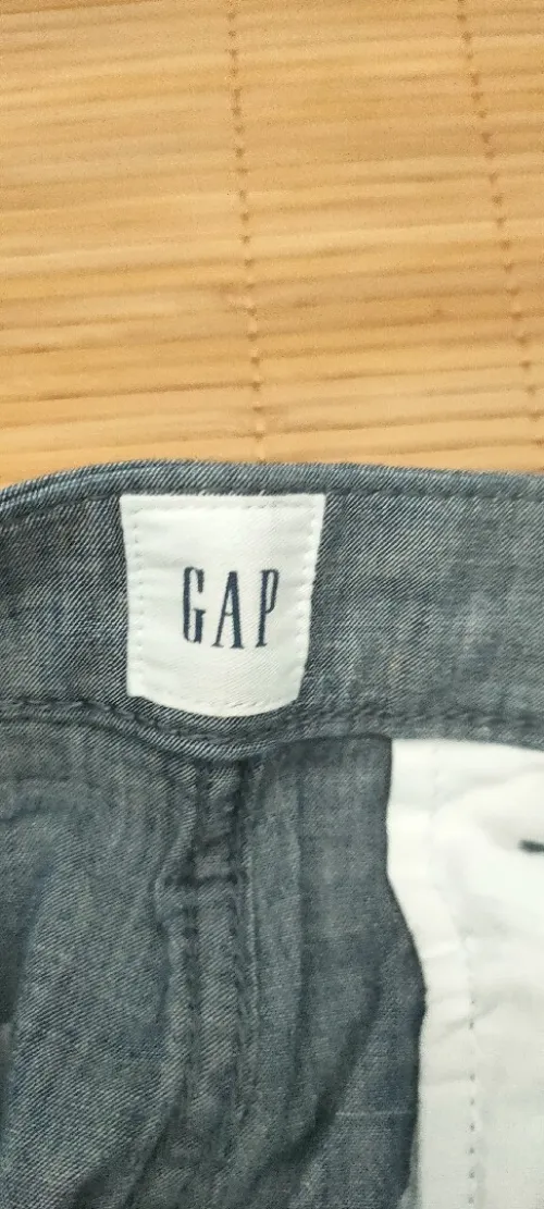 Shorts khaki GAP provenance Paris, France 