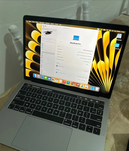 MacBook Pro 2019 Touch Bar 256g