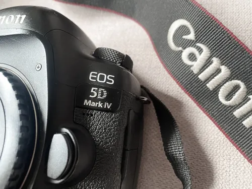 Canon EOS 5D Mark IV